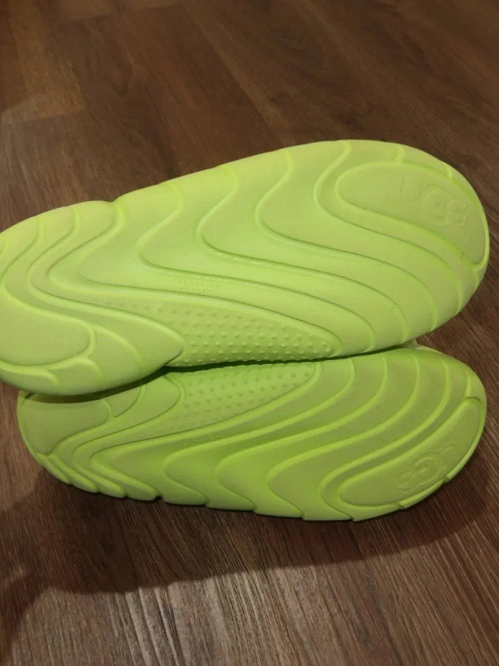 Womens UGG LA Cloud Platform Sandals Stretchy Strappy Neon Green Lightweight 9 - Picture 9 of 11